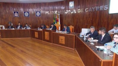 Vereadores cassam mandato do Vice-Prefeito Thiago de Castro