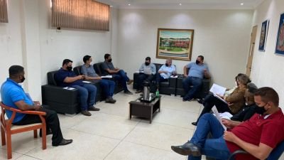 Vereadores se reúnem com representantes da Empresa Petitto