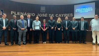 Câmara Municipal realiza Sessão Solene de concessão de Título de Cidadão Benemérito